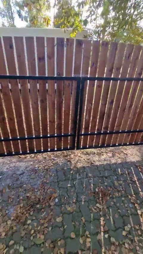 Puitvärav ja jalgvärav