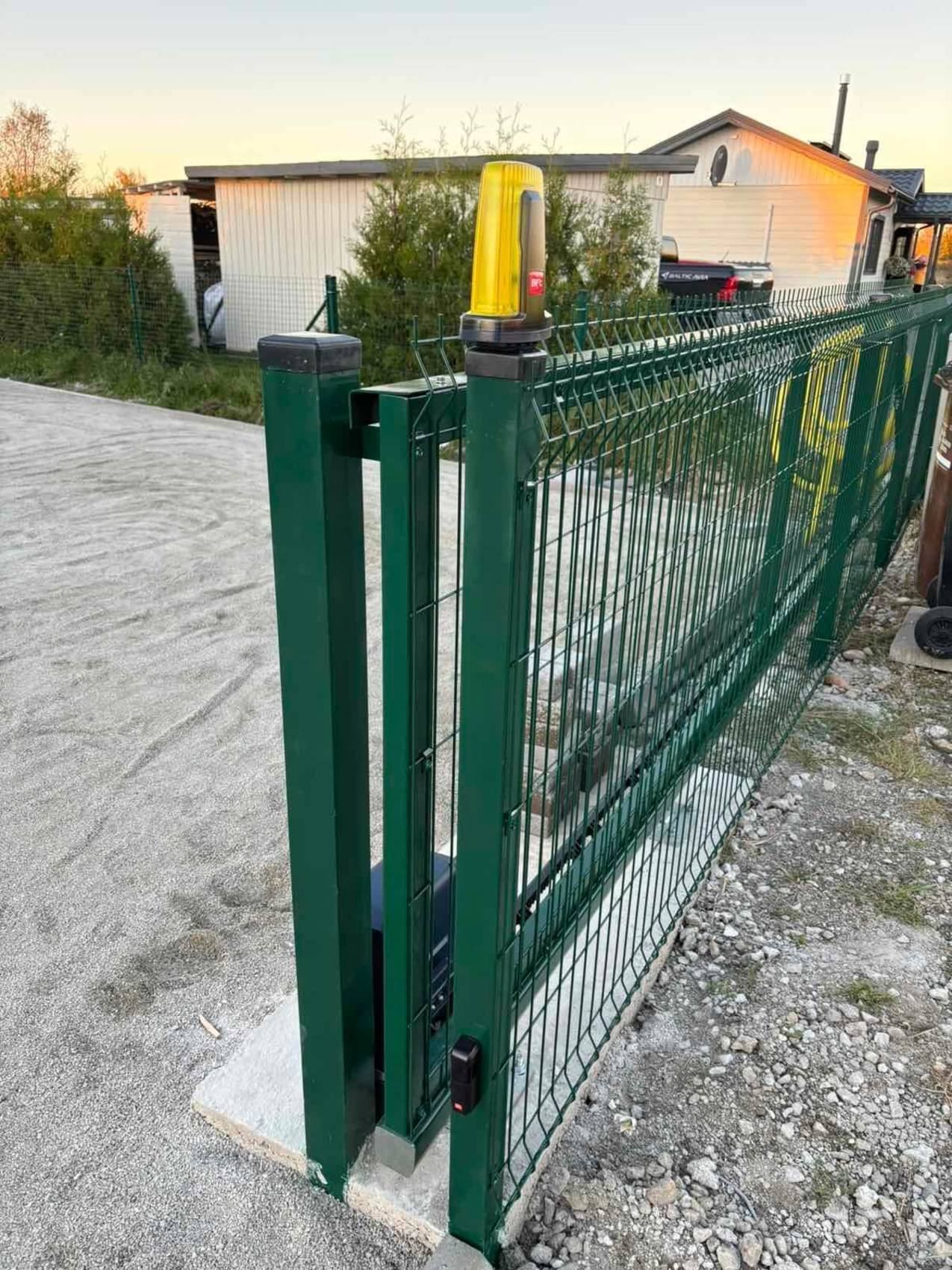 BFT ajam LuxAedi paigaldatud liugväraval