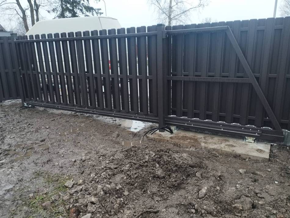 Откатные ворота из штакетника